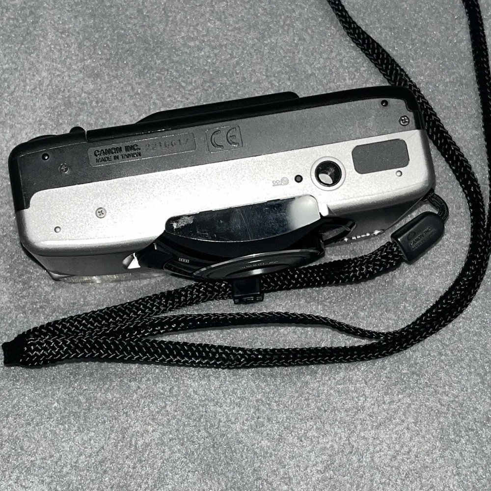Canon Sure Shot 105 Zoom S AF 35mm Point & Shoot Film Camera ***For Parts***